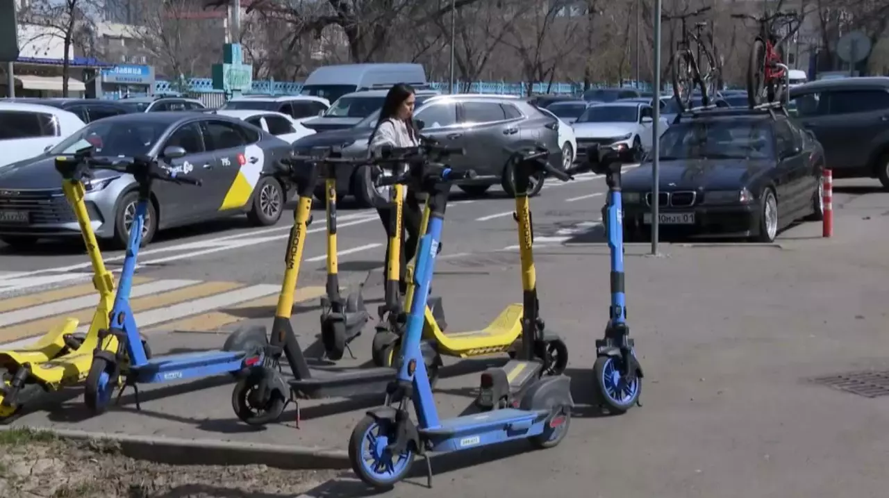 Алматыда самокат жүргізушілеріне талап күшейеді