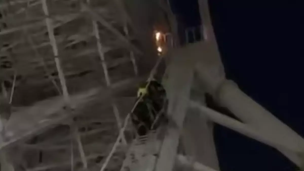 Колесо обозрения загорелось в Астане