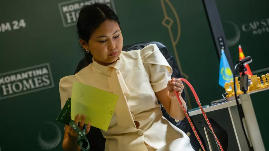 Бибисара Асаубаева потерпела первое поражение на Турнире претенденток-2026