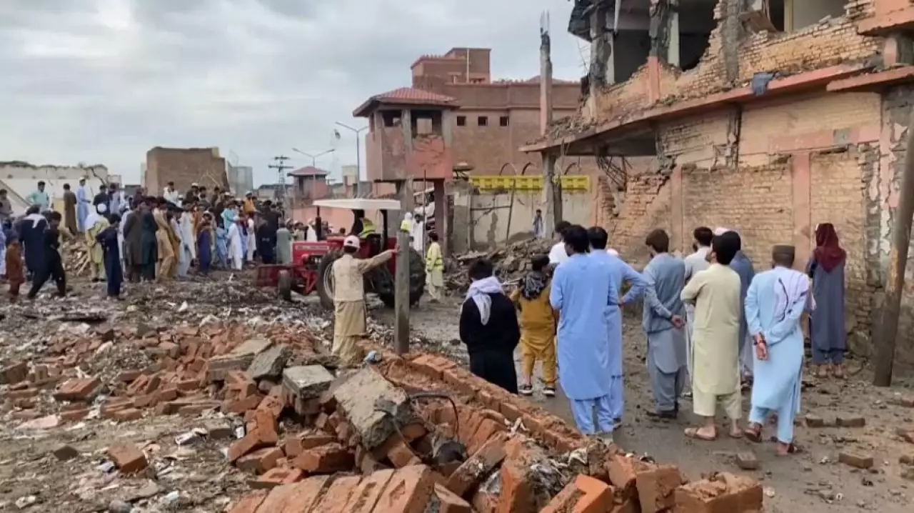 Пять мирных жителей погибли из-за взрыва в Пакистане