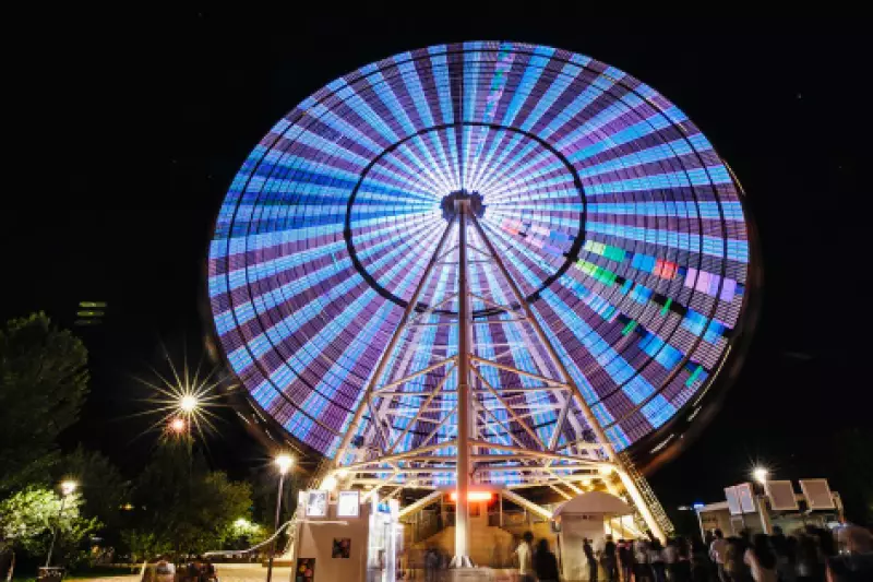 Колесо обозрения загорелось в Астане