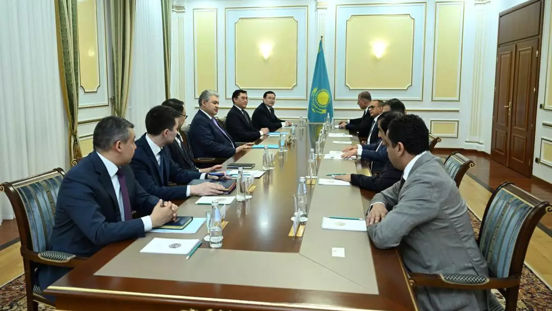 Қазақстан бейбіт диалогты қолдайды: СІМ басшысы елшілермен кездесті