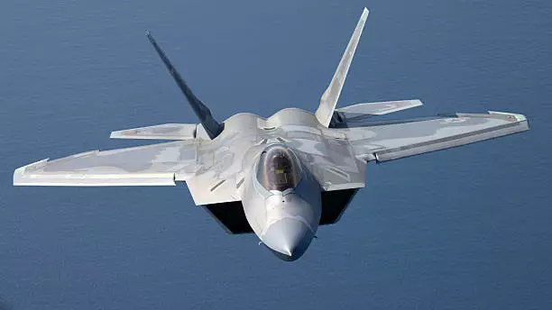 Ведутся поиски одного пилота сбитого над Ираном истребителя