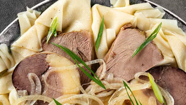 В столичных школах ввели новое меню с бешбармаком