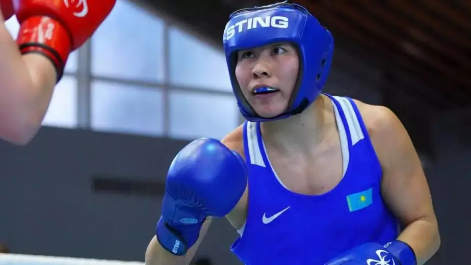 Казахстанка Лаура Есенгельди уступила в бою за медаль на чемпионате Азии по боксу
