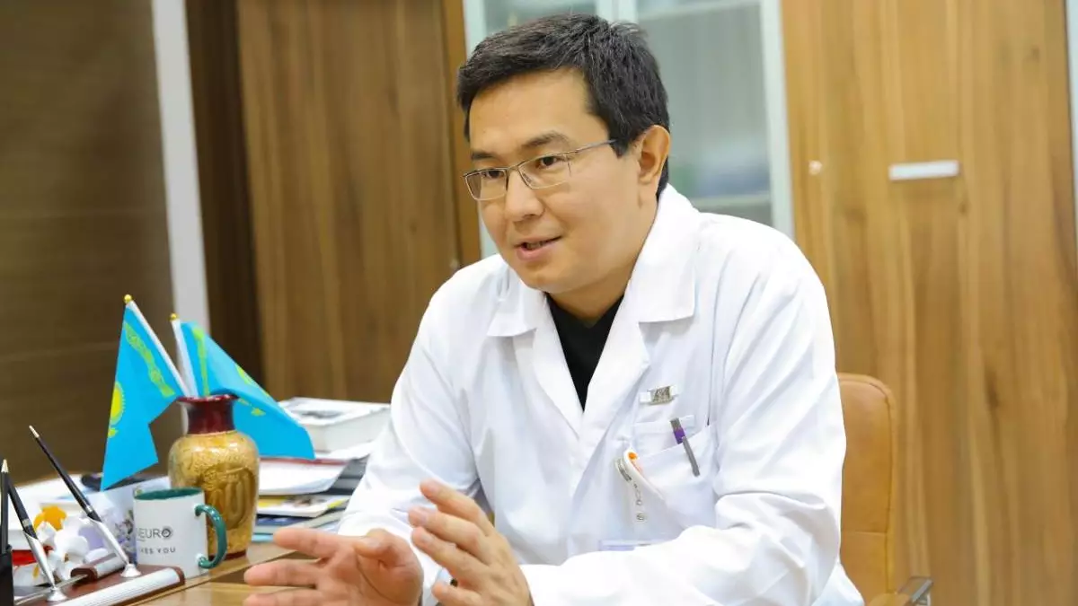 "Мыңжылқы Бердіқожаевпен бірге бір мемлекетте өмір сүріп жатқаныма қуаныштымын!". Желі қолданушысы қазаққа белгілі дәрігер жайлы жазды