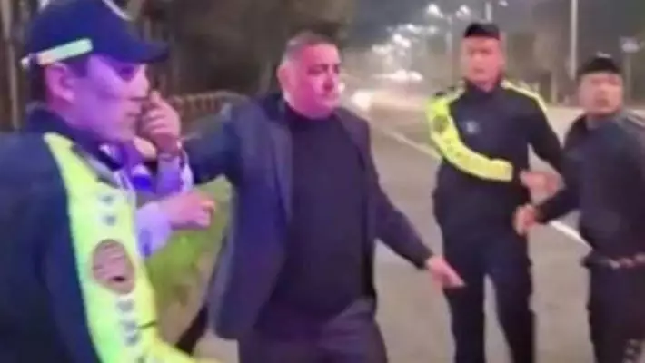 Брата водителя, напавшего на сотрудника ППС в Ташкенте, уволили из МВД