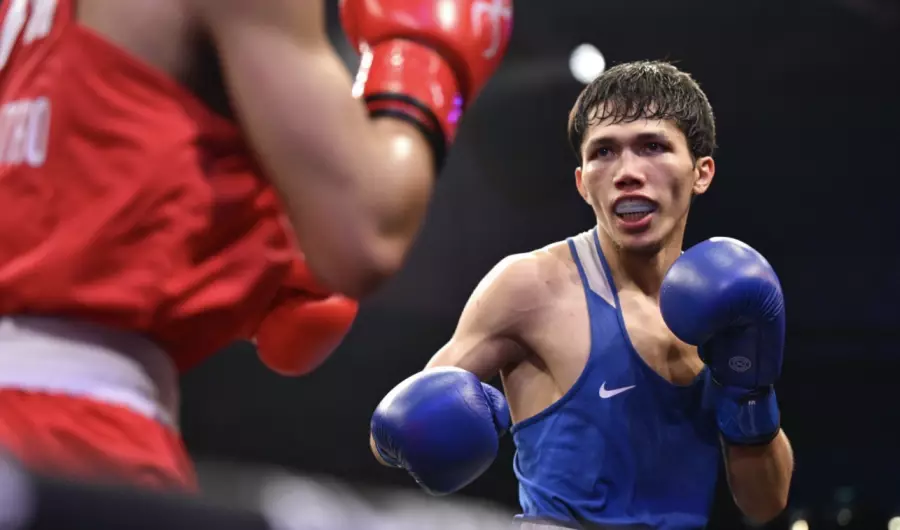 Санжар Тәшкенбай Азия чемпионатында нокдаунға түсті