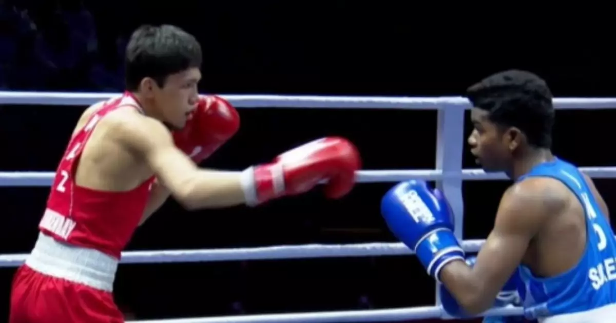  Санжар Тәшкенбай нокдаунға түсіп, үнді боксшысынан жеңілді 