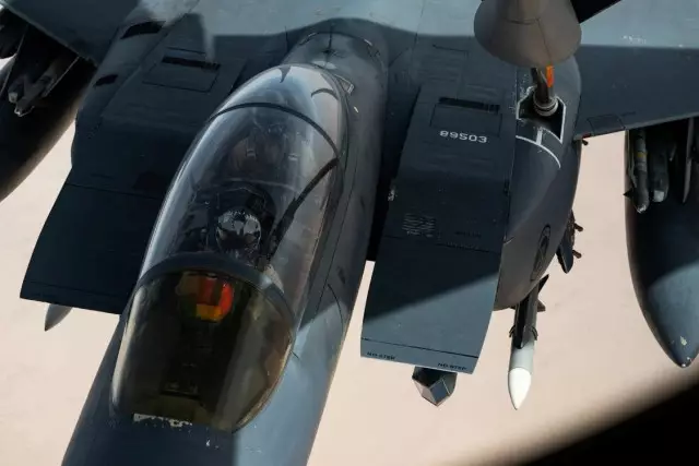 Иран атып түсірген АҚШ ұшағының ұшқышын іздеу жұмыстары жүріп жатыр