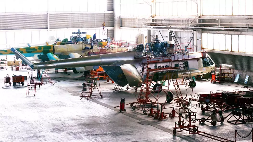 Ақтөбеде авиажөндеу зауытының бұрынғы басшысы 7 жылға сотталды