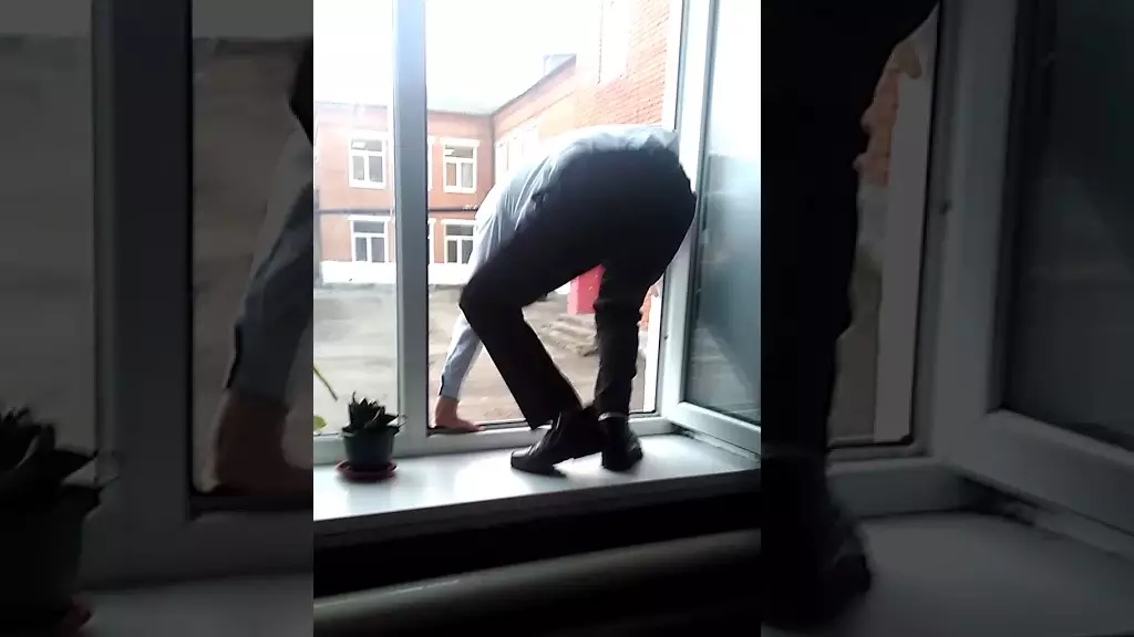 Біреудің әйеліне қырындаған депутаттың масқарасы шықты