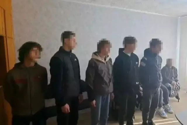 Зейнеткердің үйіне баса көктеп кіріп, соққыға жыққан жасөспірімдерге қатысты сот үкімі шықты