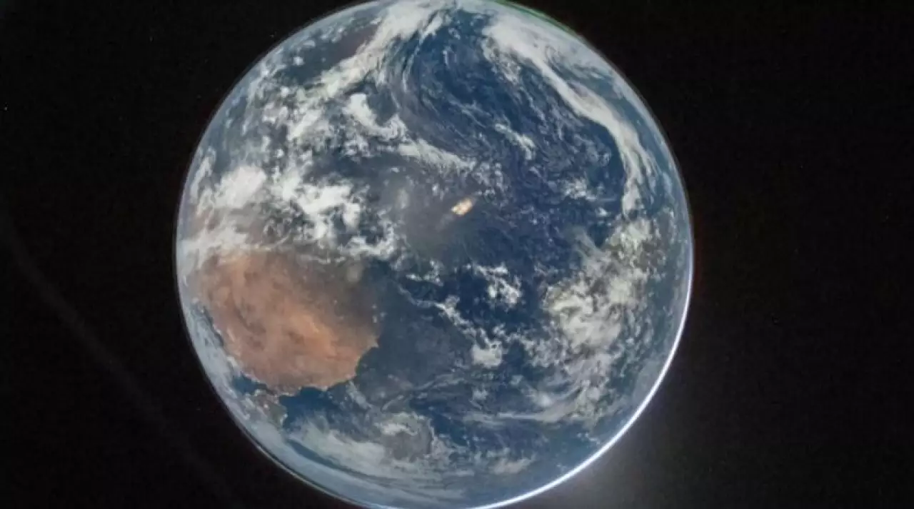 НАСА показало новый снимок Земли из космоса