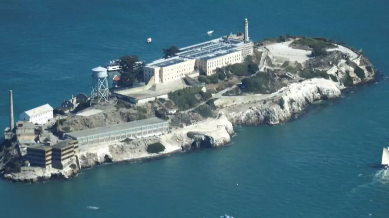 Трамп Алькатрасты іске қосуға $152 млн бөледі