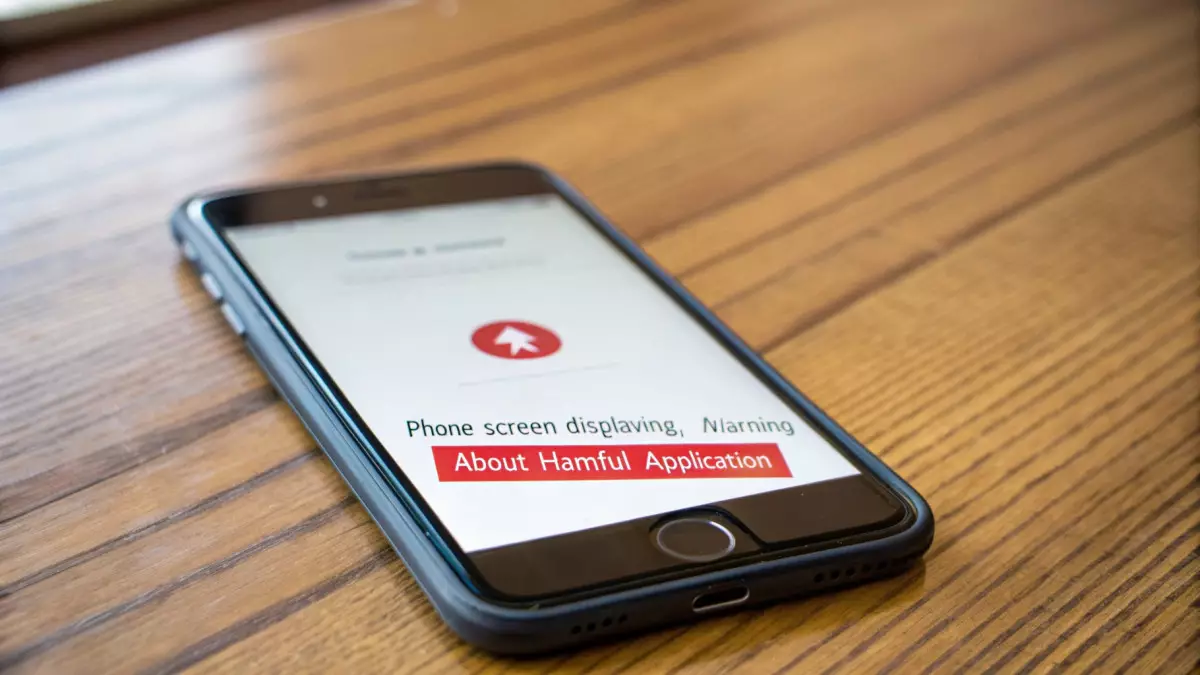 Массовое заражение в Google Play – почему привычные приложения стали опасными
