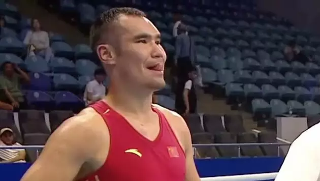 Этнический казах выиграл для Китая медаль ЧА по боксу