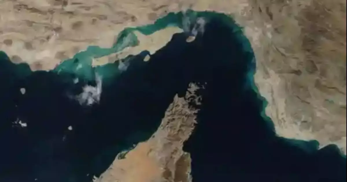  Иран Ормуз бұғазын ашты: Гуманитарлық кемелерге жол берілді 