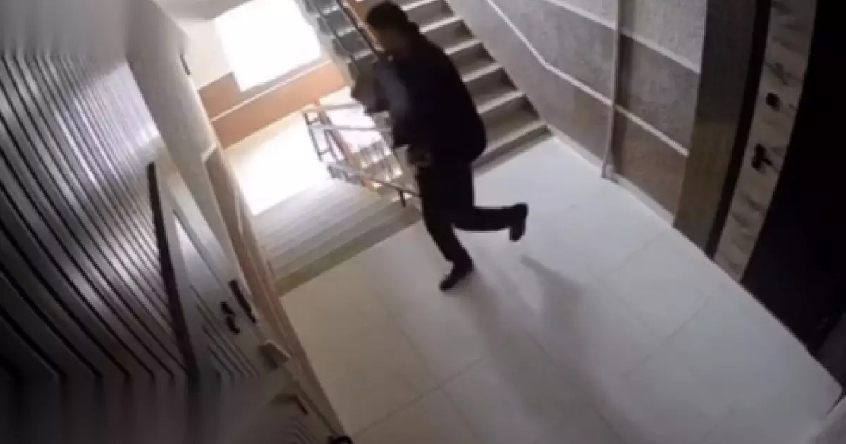  Көршілер бірнеше рет ескерткен: Ақтауда екі жасар бала көз жұмды 