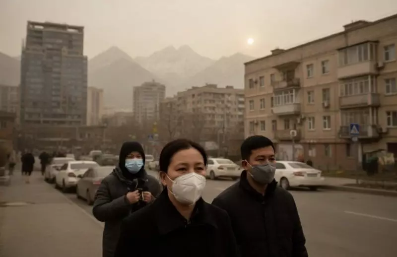 Дышать опасно: алматинцев предупредили о плохом воздухе