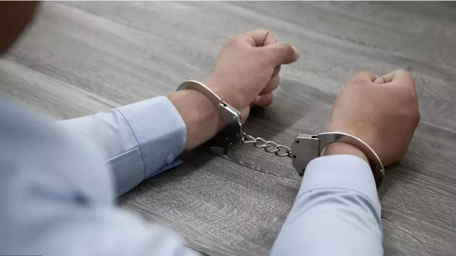 Түркияда Бурса мэрі мен оның отбасы қамауға алынды