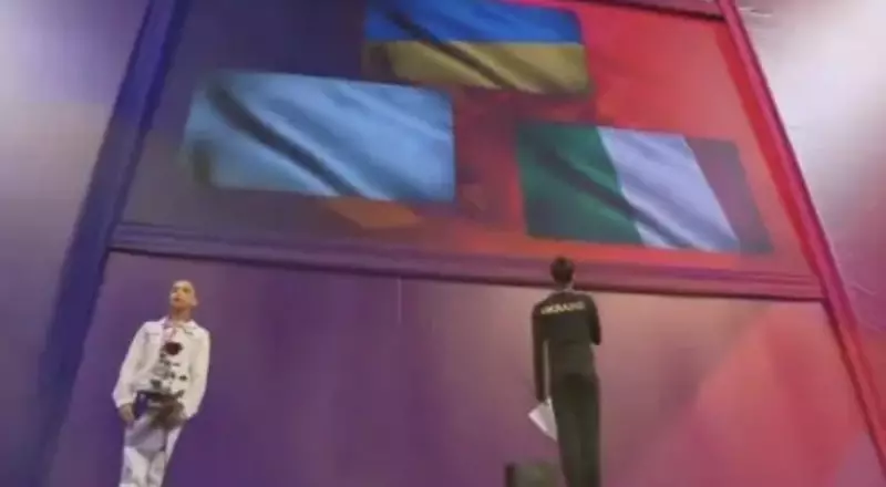 Российская гимнастка отвернулась от флага Украины на Кубке мира