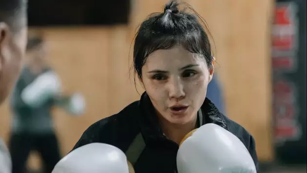 Казахстан получил полуфиналиста ЧА по боксу после победной битвы с Узбекистаном