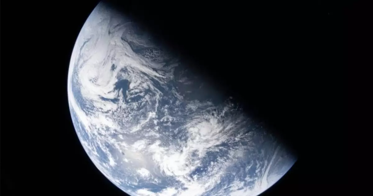  NASA 50 жылдан кейін алғаш рет Жердің жаңа суретін жариялады 