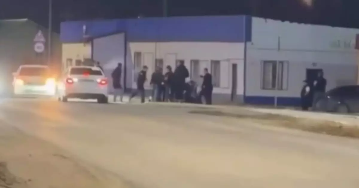  Атырау облысында полицейлерге бір топ адам шабуыл жасаған 