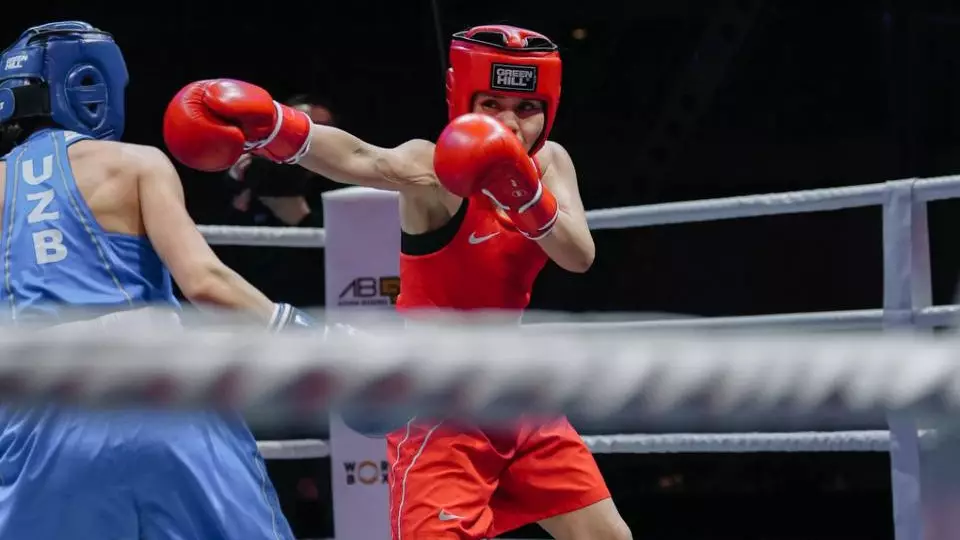 Казахстанская боксерша Айгерим Саттыбаева вышла в полуфинал чемпионата Азии