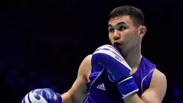 Судьи решили судьбу медали в бою между казахстанцем и чемпионом из Узбекистана