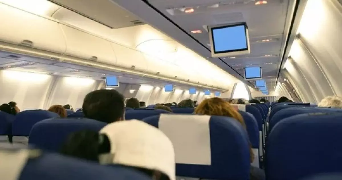  Әуе рейсі кезінде ұшақтағы әйел адам белгісіз себептен көз жұмған 