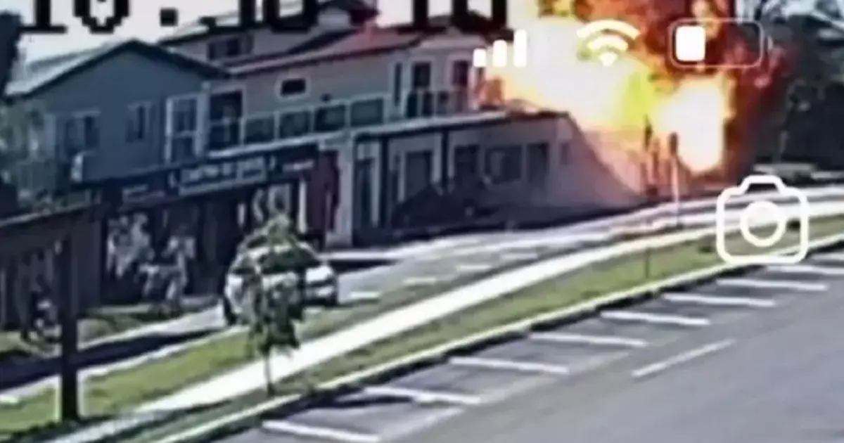  Бразилияда шағын ұшақ тұрғын үйге құлап, адам шығыны болды 