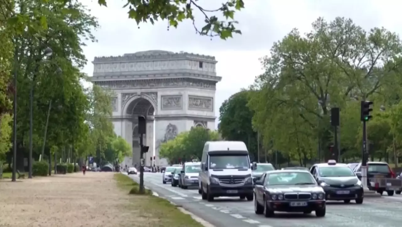 Антикризисные займы вводят во Франции
