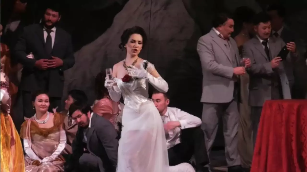 Мария Мудряк выступила в «Травиате» на сцене Astana Opera