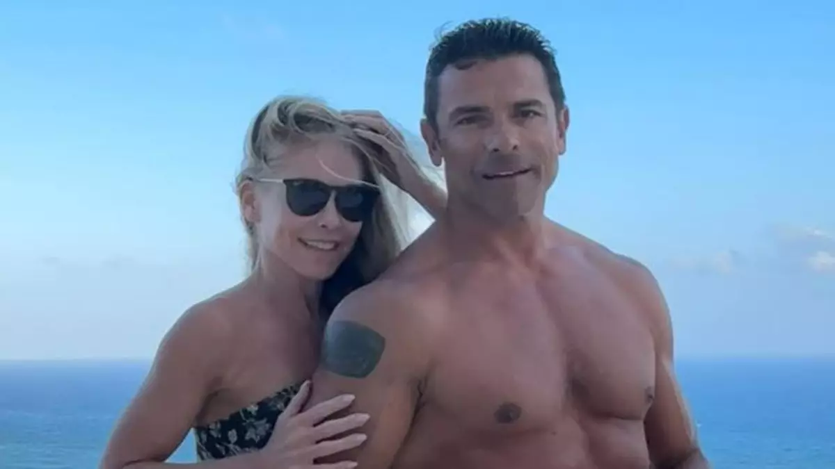 Келли Рипа говорит, что у нее есть секретный сигнал, который сообщает Марку Консуэлосу, что она не в настроении.