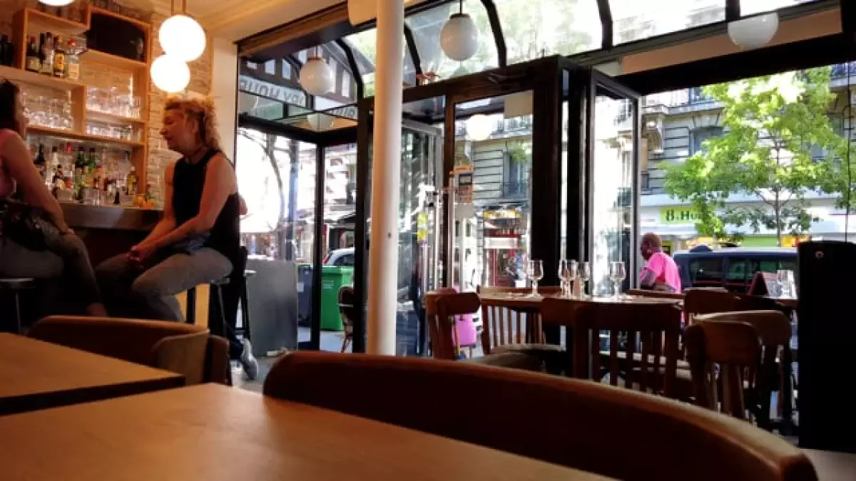 Можно ли приходить в кафе со своей водой: в Казахстане разгорелся спор