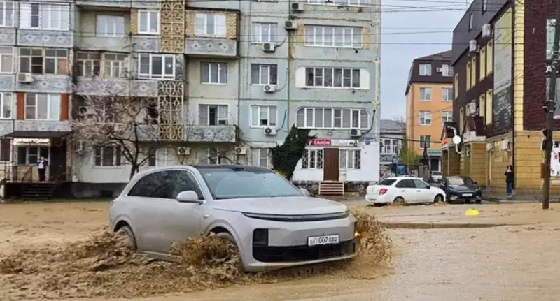 В Дагестане эвакуируют тысячи людей из-за наводнений и разрушения плотины