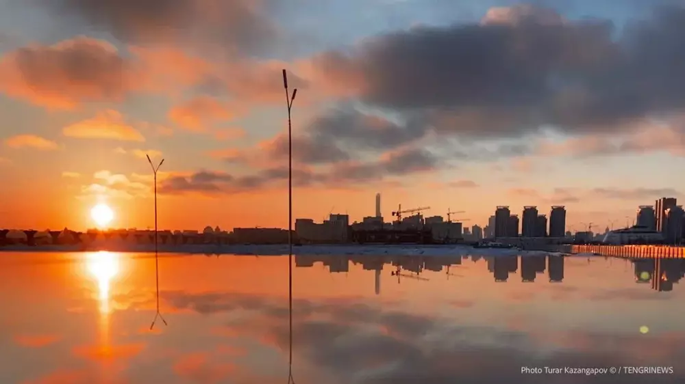 Гроза, шквал, туман: штормовое предупреждение объявлено по всему Казахстану