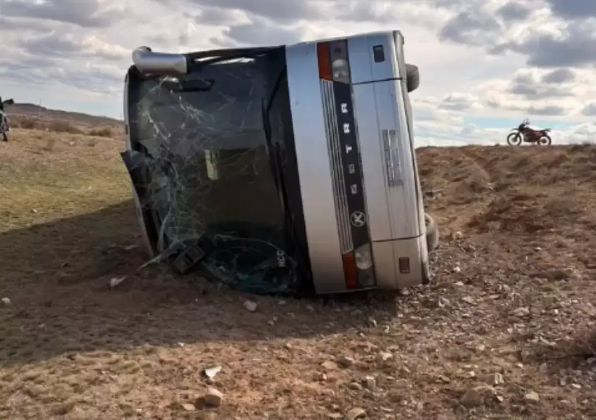 Под Карагандой перевернулся вахтовый автобус с 50 пассажирами: десятки человек пострадали - новости на Lada.kz 05.04.2026