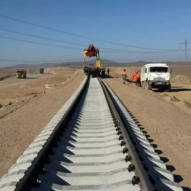 Казахстан продвигает крупный железнодорожный проект через Каспийское море.