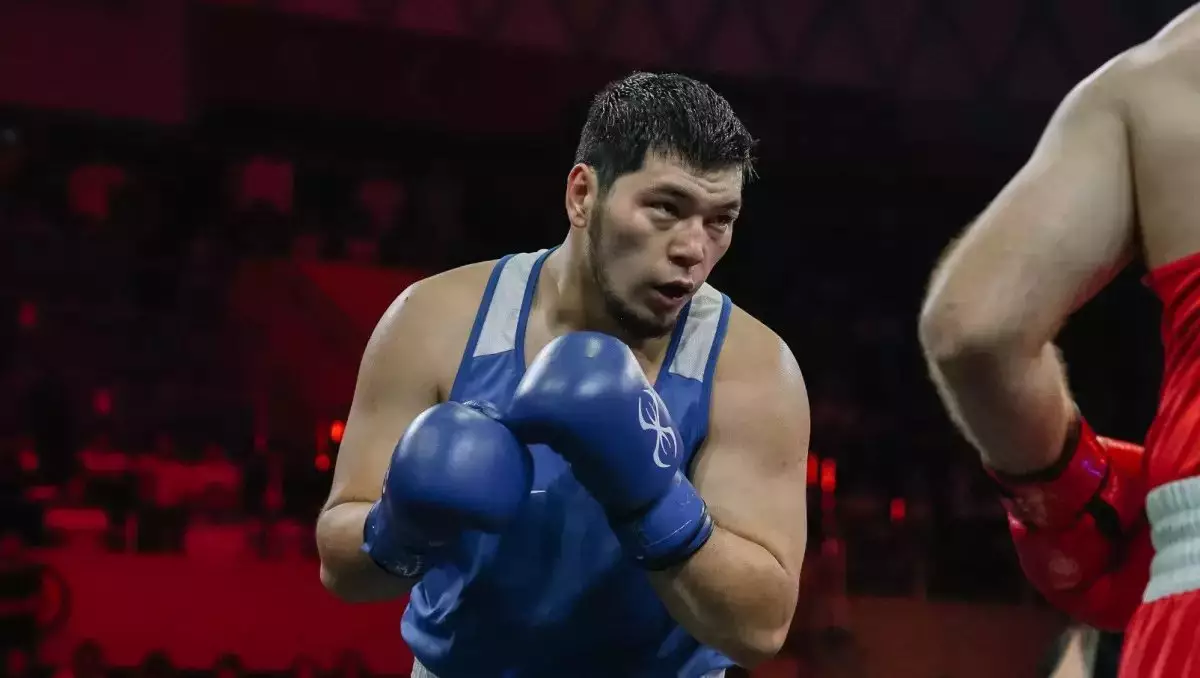 Әлем чемпионы Айбек Оралбай өзбекстандық Арман Махановпен жартылай финал жолдамасын сарапқа салады