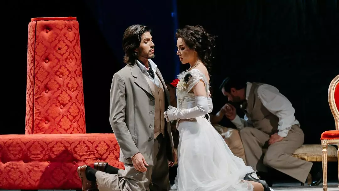 Звездный состав исполнителей представил «Травиату»  в «Астана Опера»