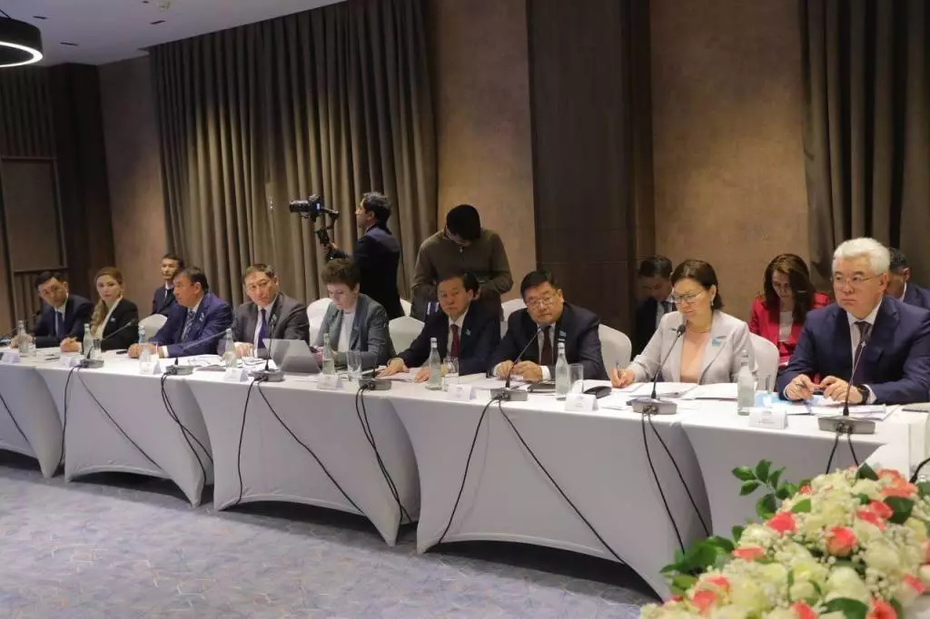 Узбекистан и Казахстан укрепляют сотрудничество.