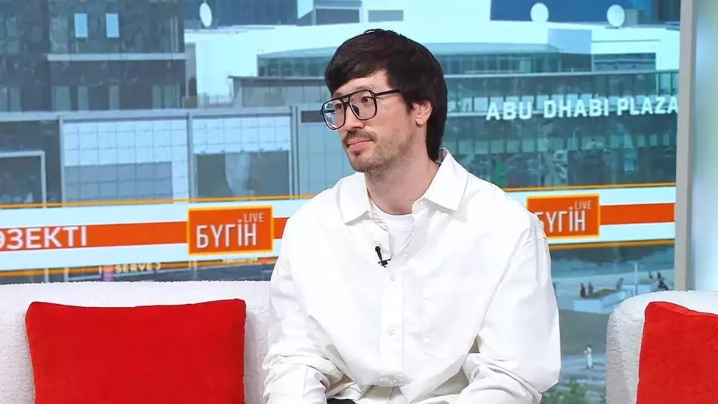 "Ауылда өскен қарапайым ауыл баласымын": әлемге әйгілі театрдағы тұңғыш қазақ әртісі туралы не білеміз