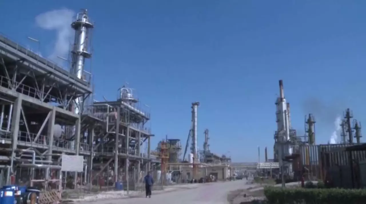 Страны ОПЕК+ увеличат добычу нефти в мае