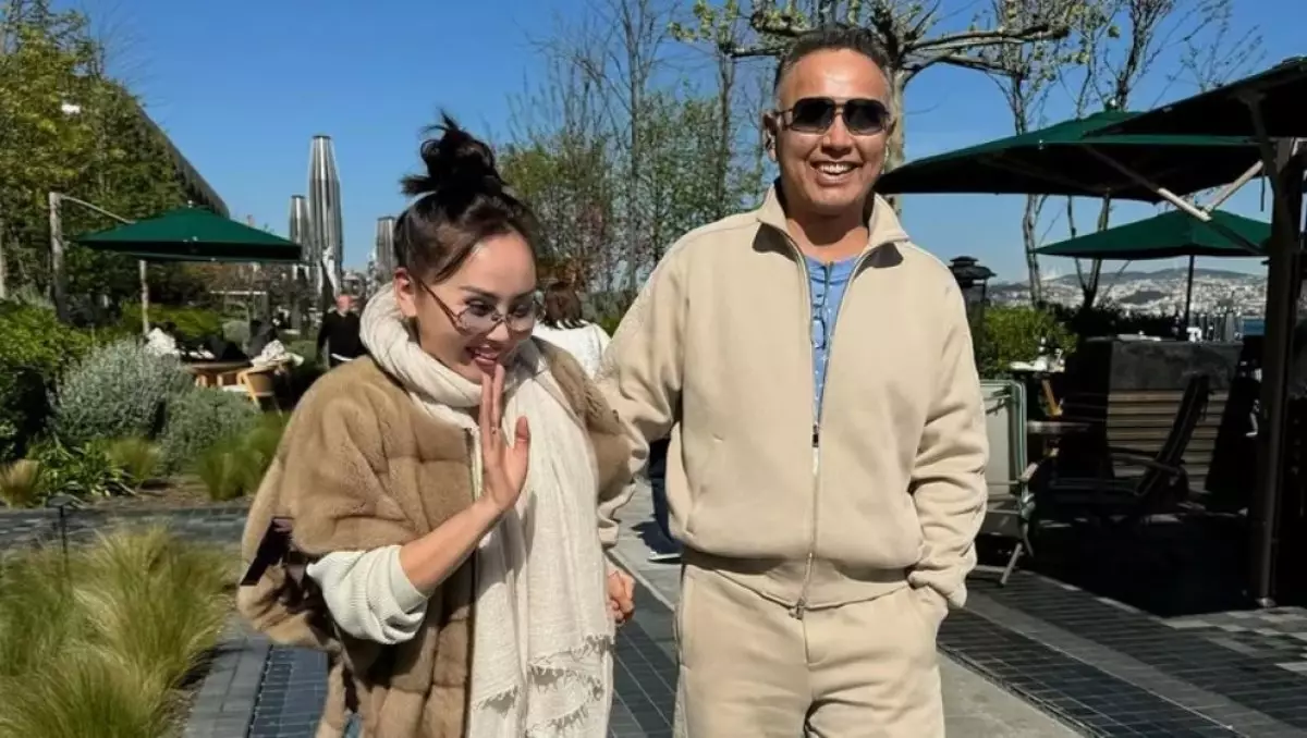 Қазақстандықтар 500 мың теңге үшін Алагөзовтердің үйін жарыса мақтап жатыр