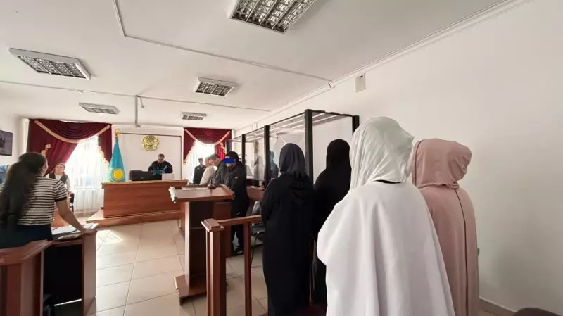 Женщины в никабах появились в суде Актобе, наказывать их не стали