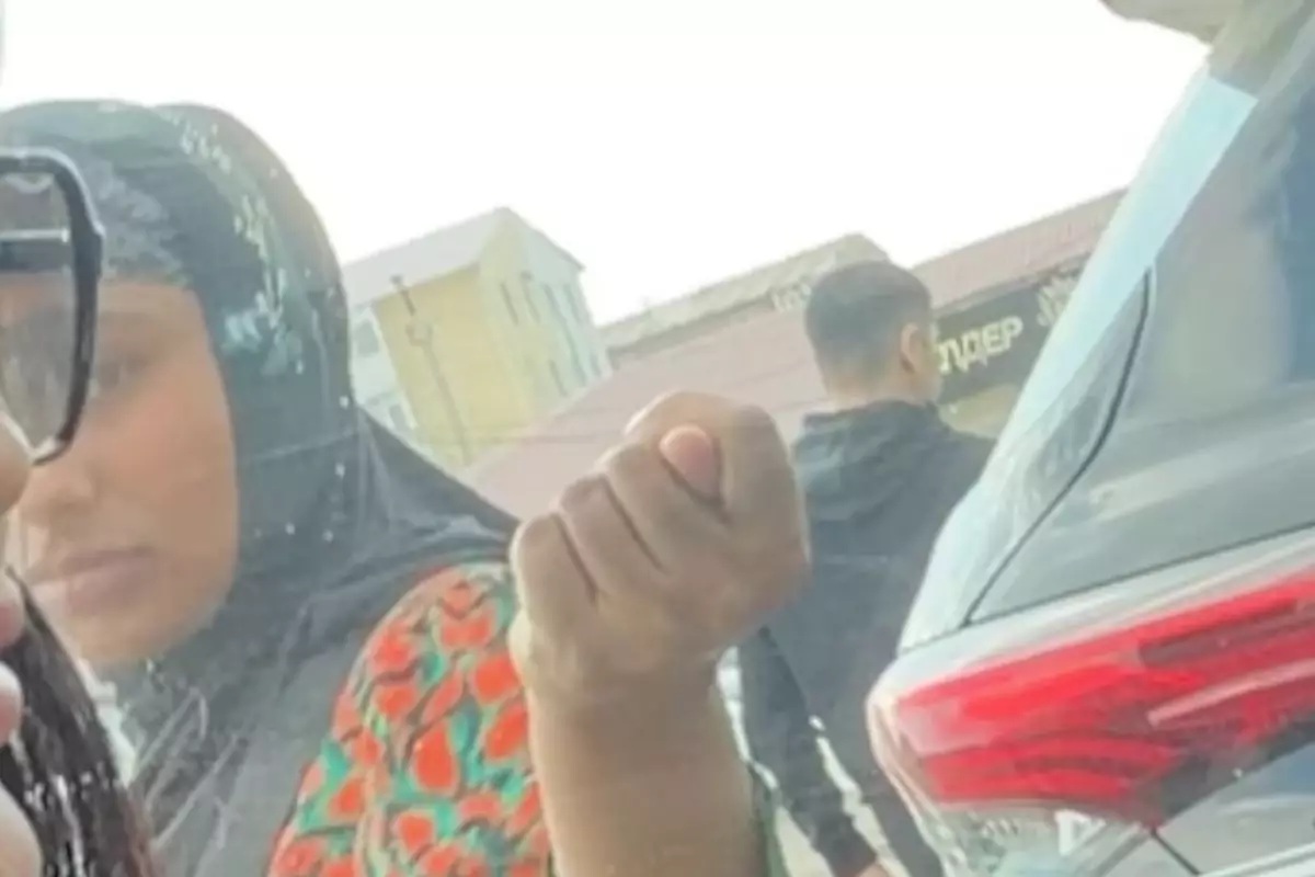 ​В Атырау жители жалуются на рост числа попрошаек на рынках