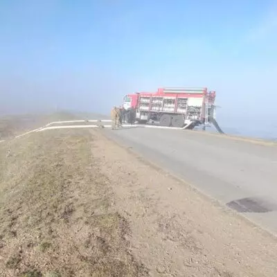 В Акмолинской области прорвало плотину: затоплен участок трассы